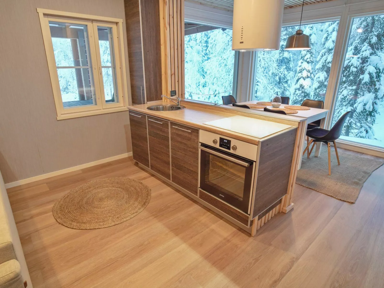 Iso-karpalo b-Dedans