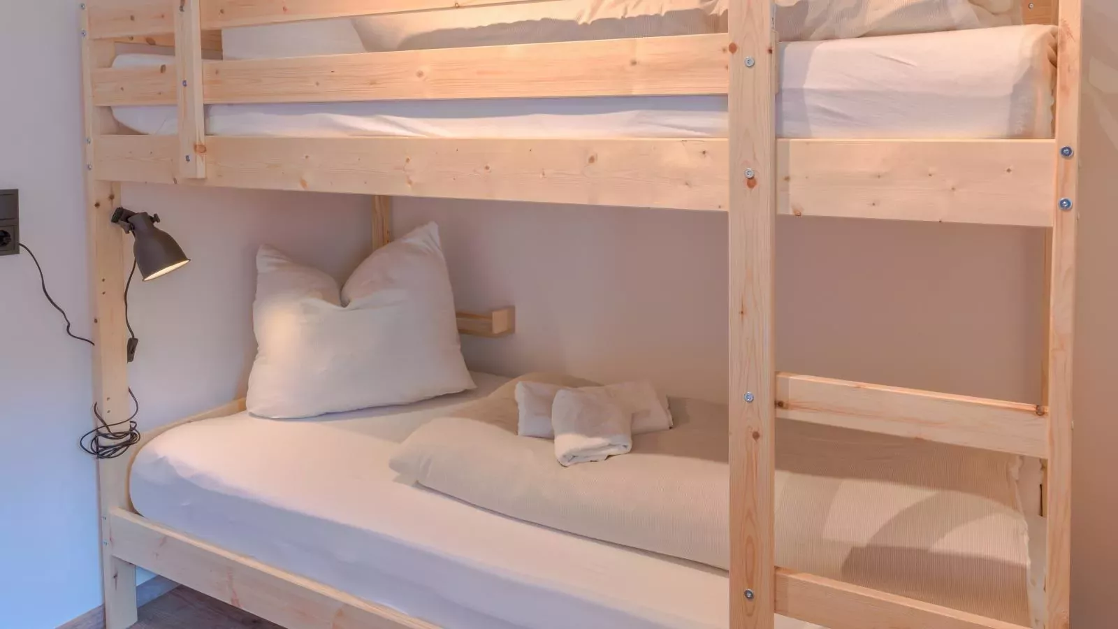 Tirola Stadl Vroni-Bedroom