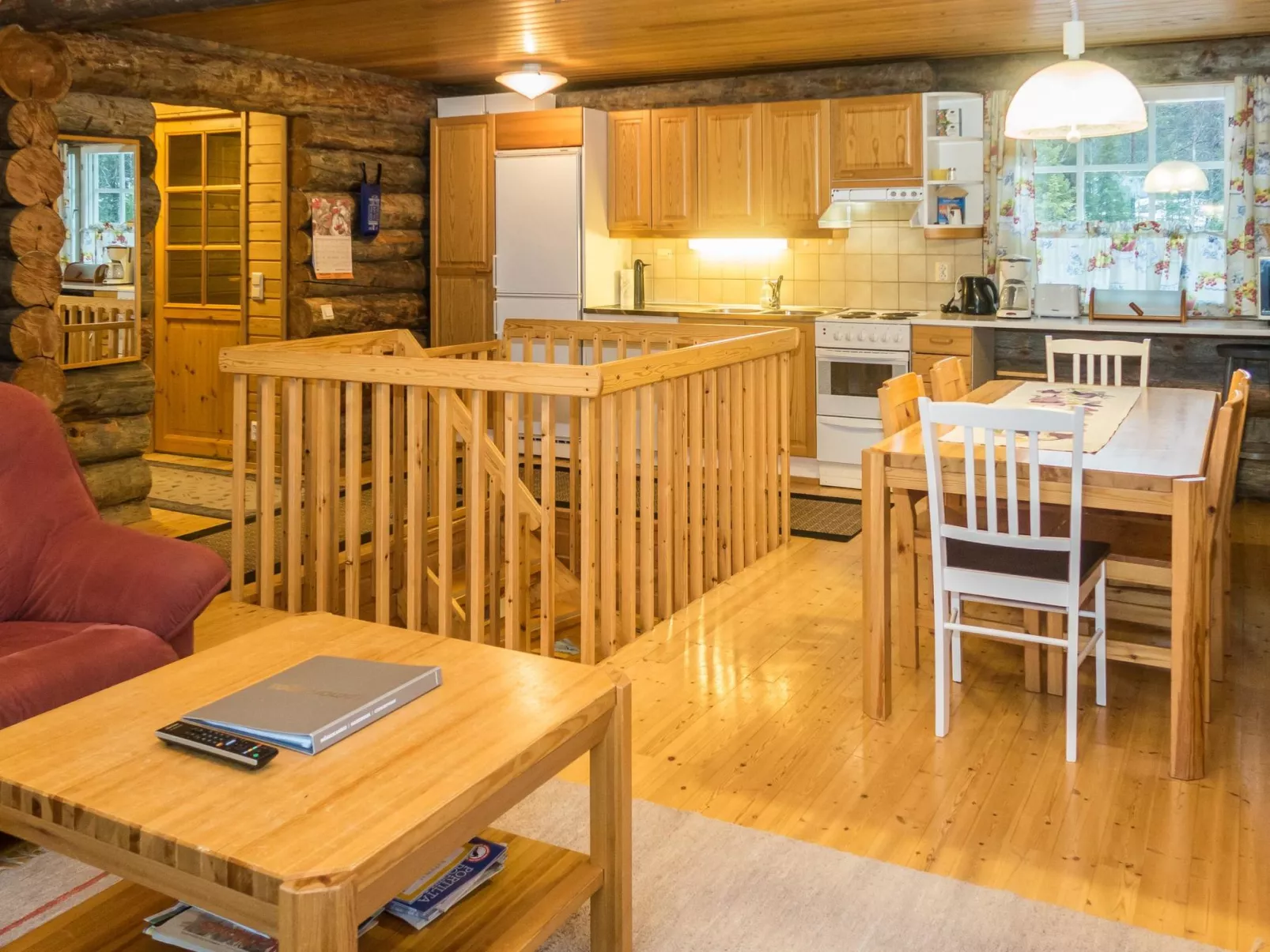 Rukanpesä 2a-Drinnen