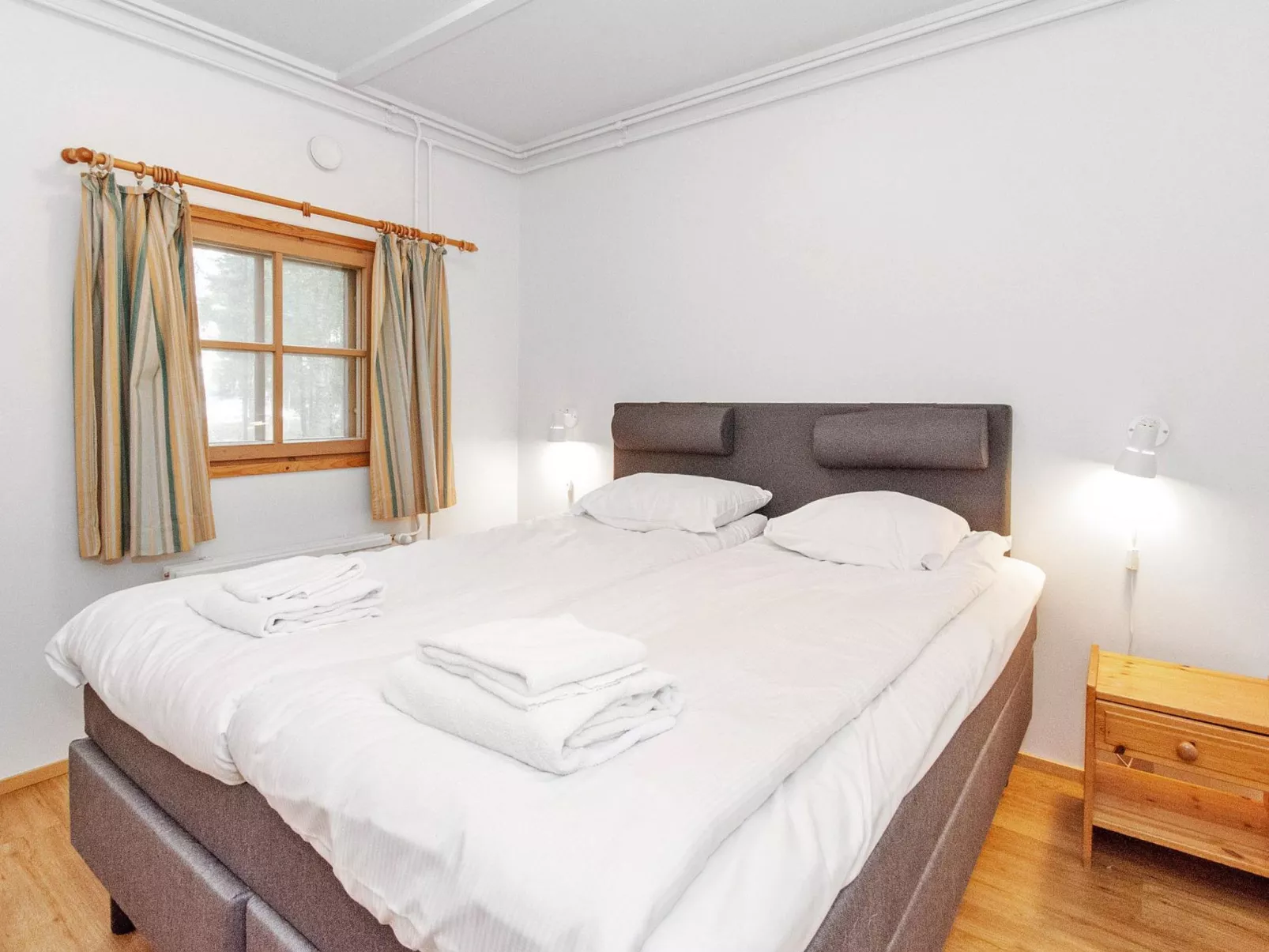 Kulta-käkönen 10 by bomba-Dedans