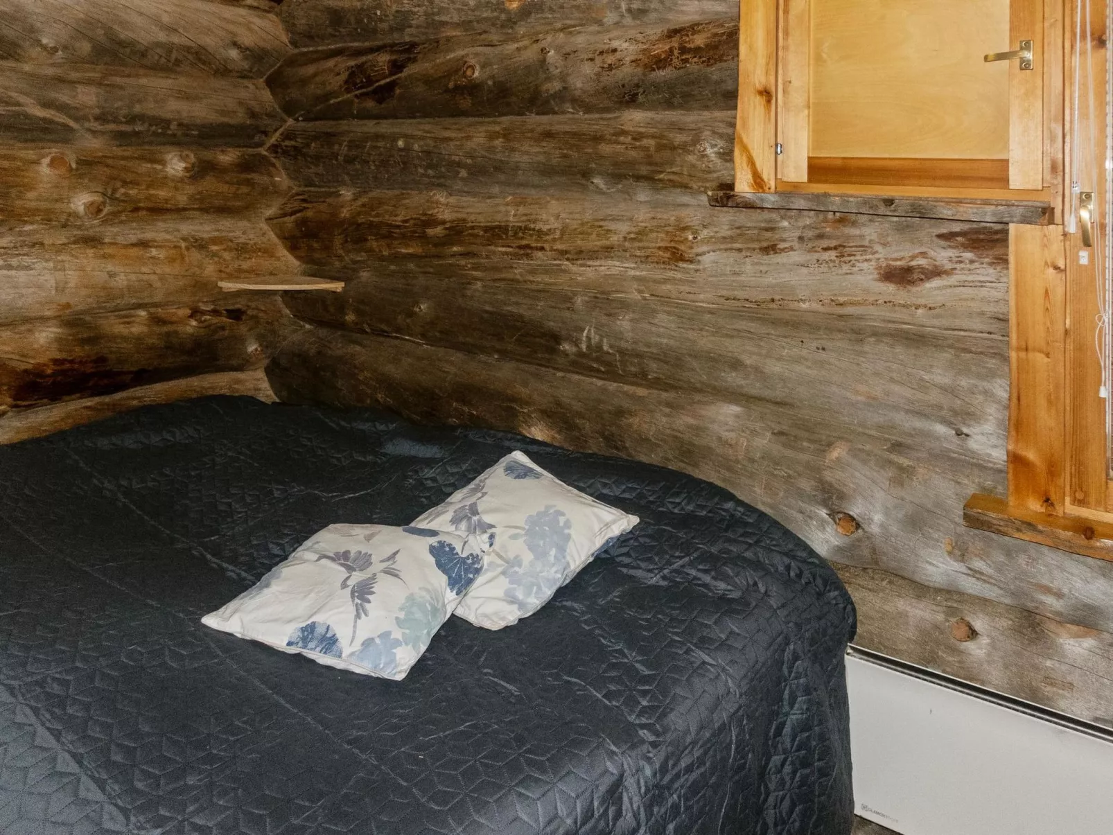 Sallanhelmi b1-Inside