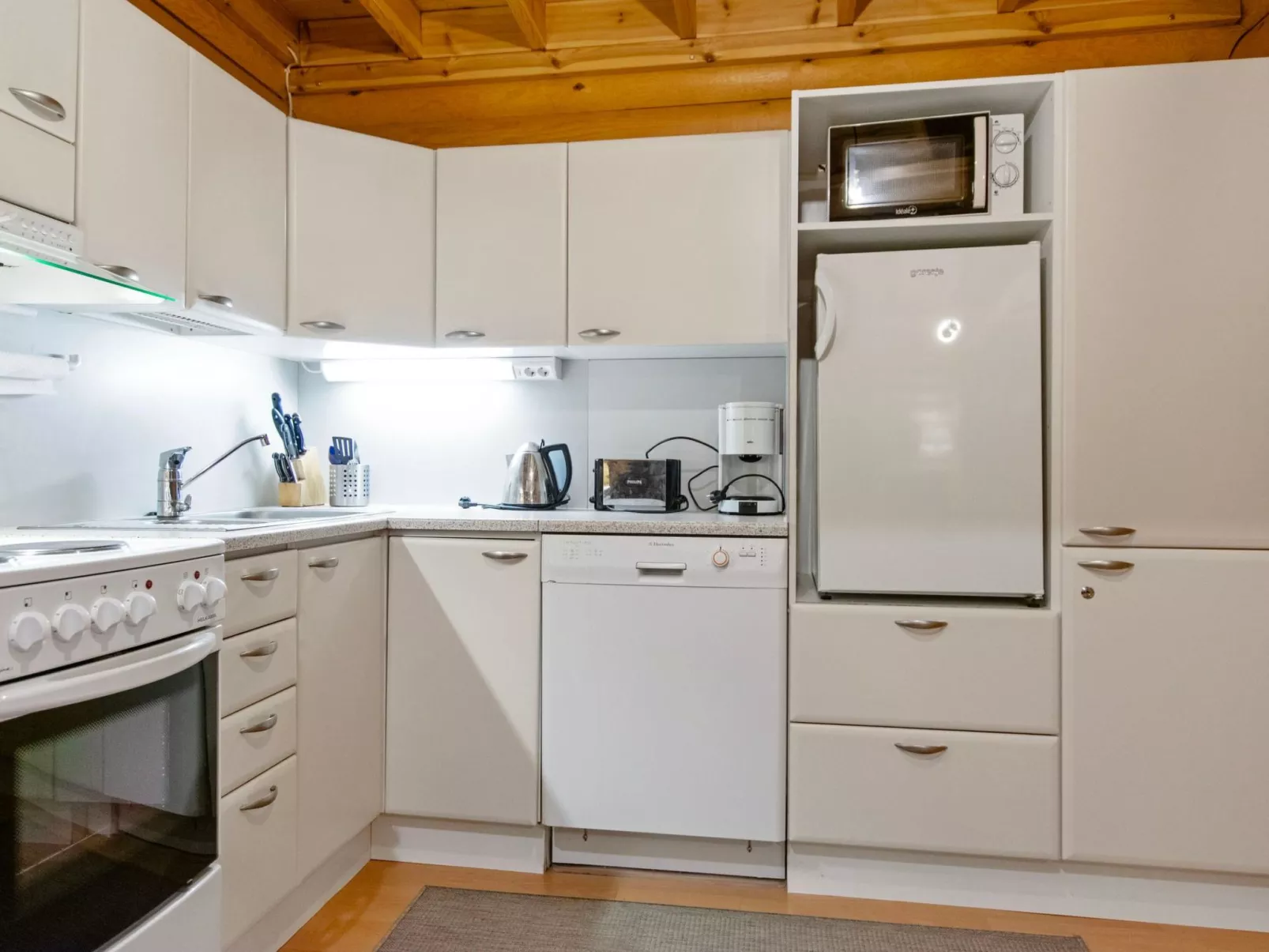 Kilpolan orvokki-Inside