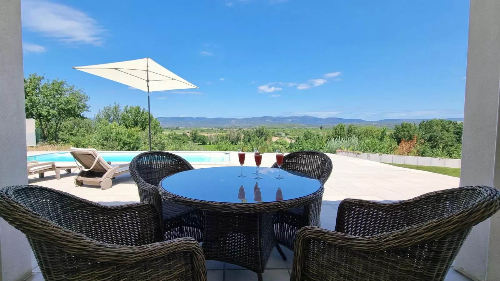Panorama-Terrasse/Balkon