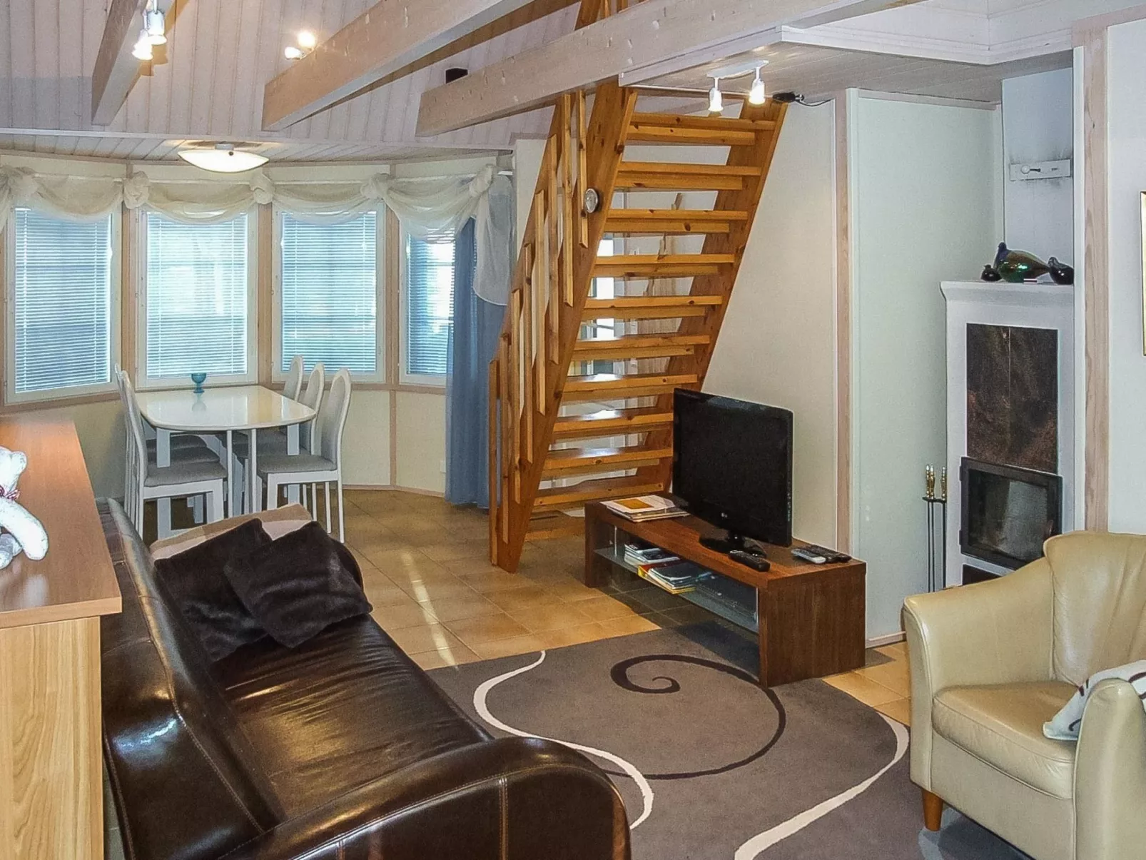 Hankipolku 4c-Inside