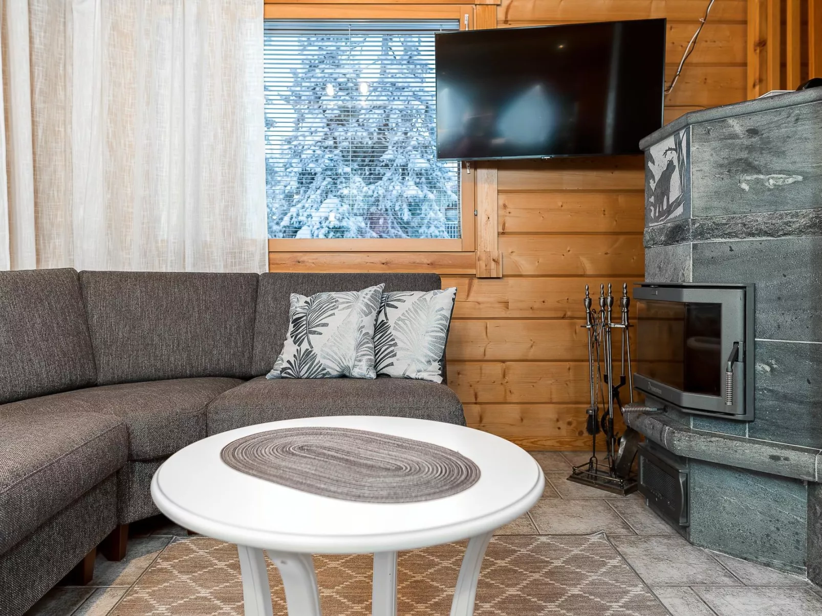 Kinostupa 2a (15-16)-Inside