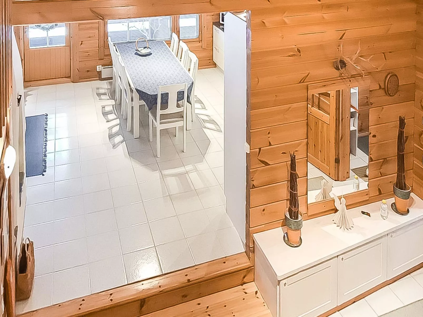 Metsä-vuosseli rukalumous-Dedans