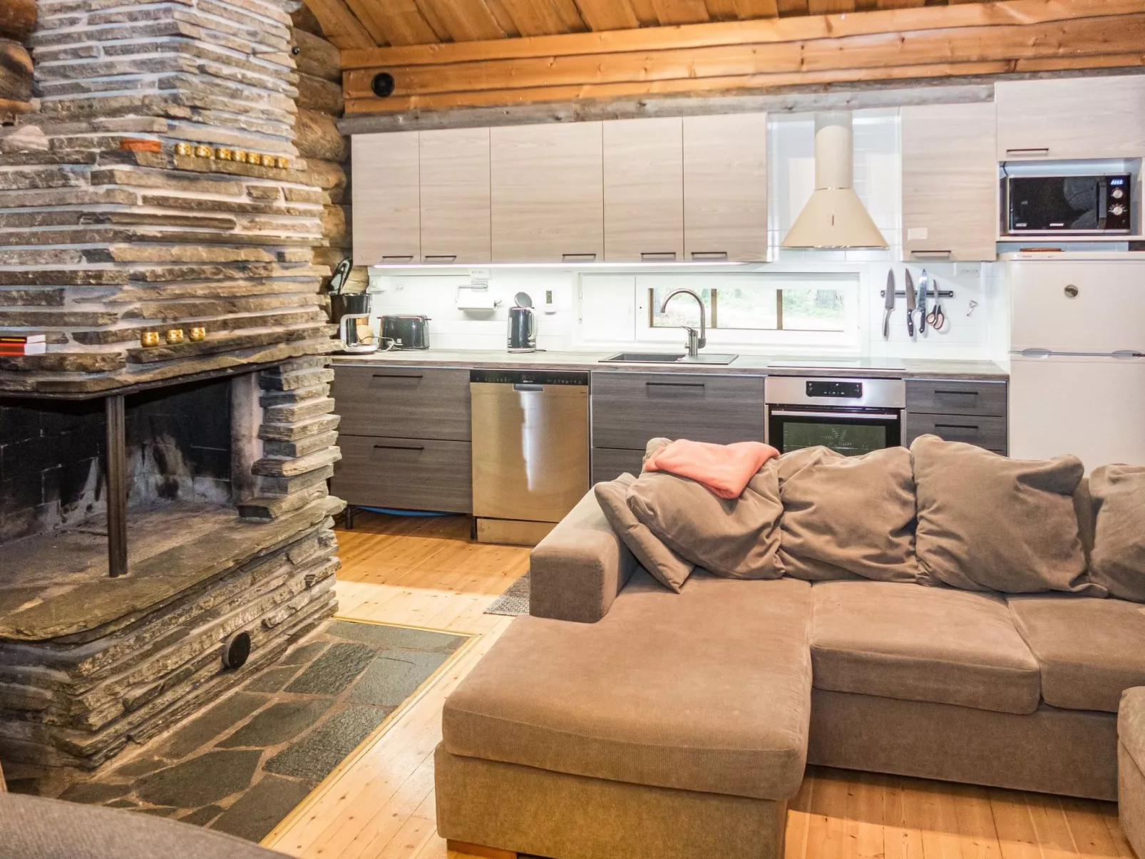 Seitsemän savua 6-Dedans