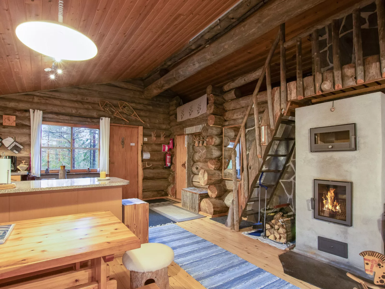 Salmentieva 2-Drinnen