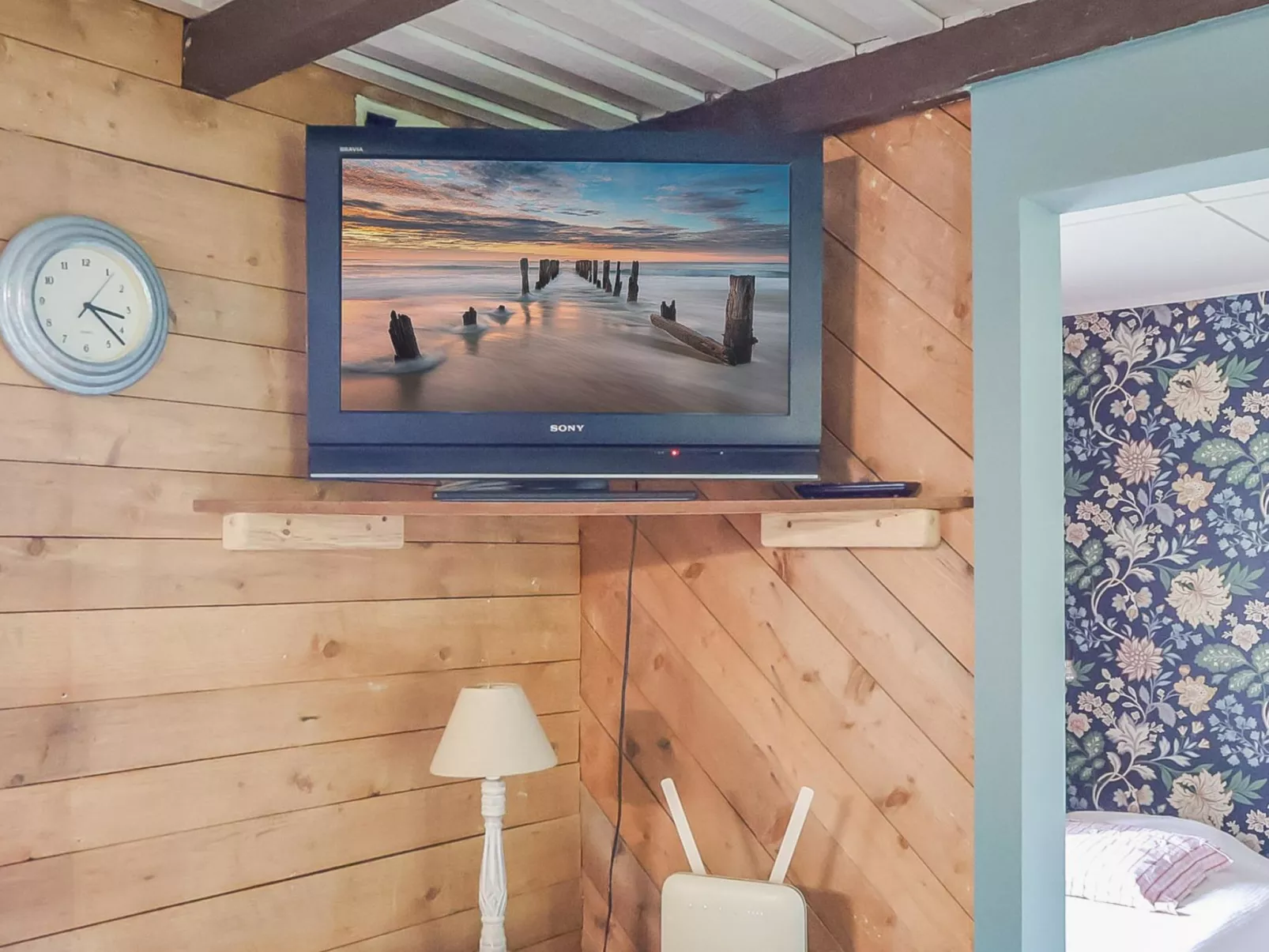 Artturin mökki-Dedans