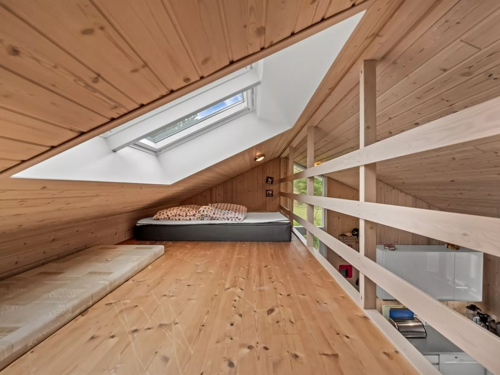 "Teija" - 600m to the fjord-Drinnen