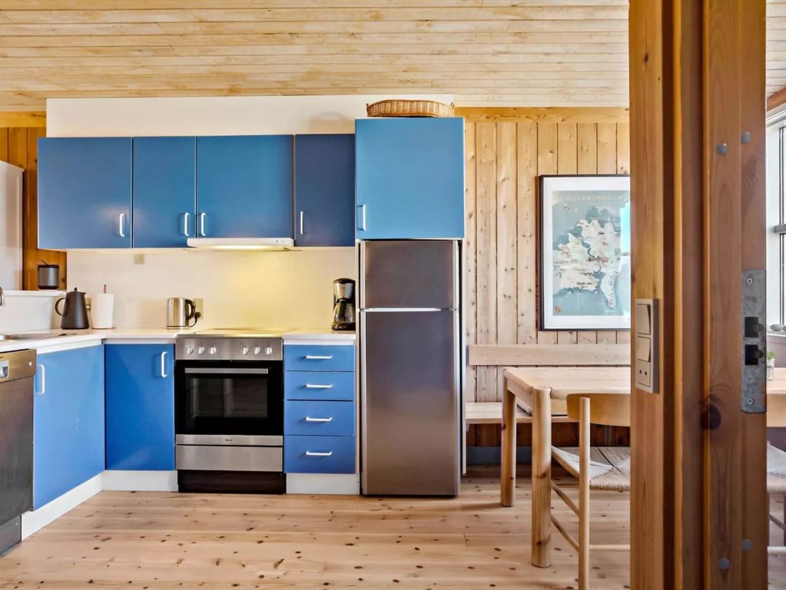 "Orpah" - 100m from the sea-Dedans