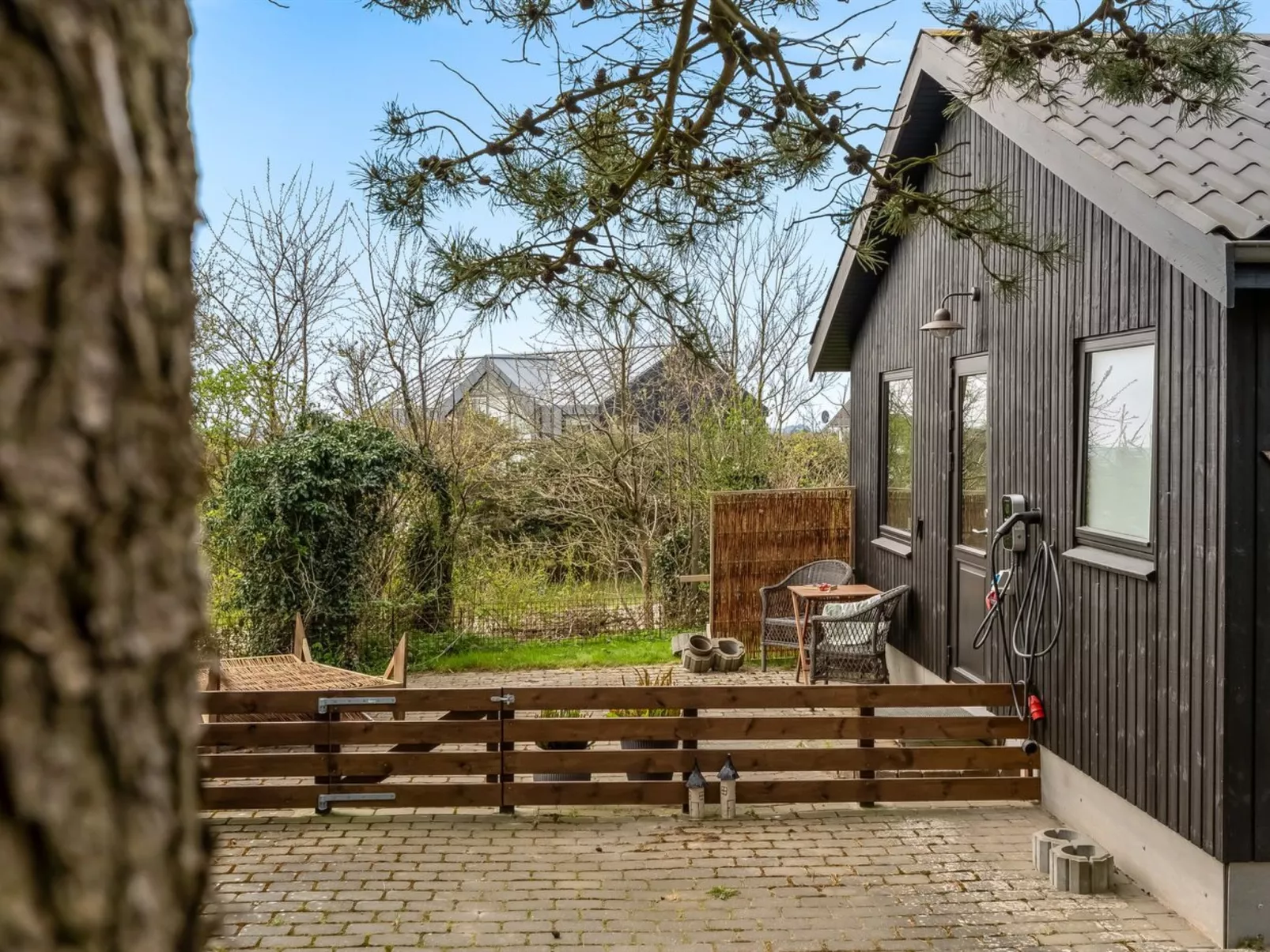 "Lenya" - 300m to the fjord-Outside