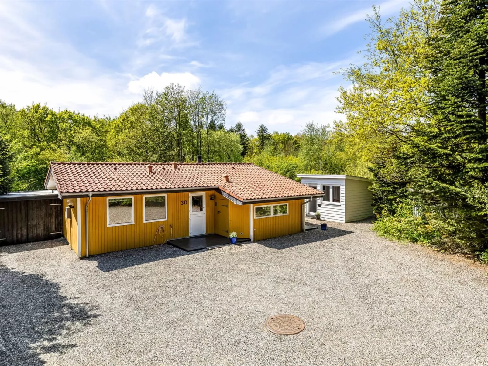 "Frethi" - 30km from the sea-Draußen