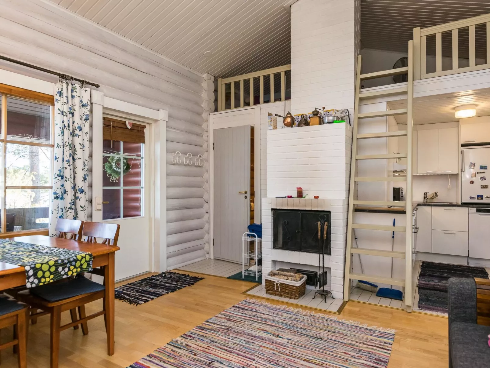 Pankkotupa 7 b-Dedans