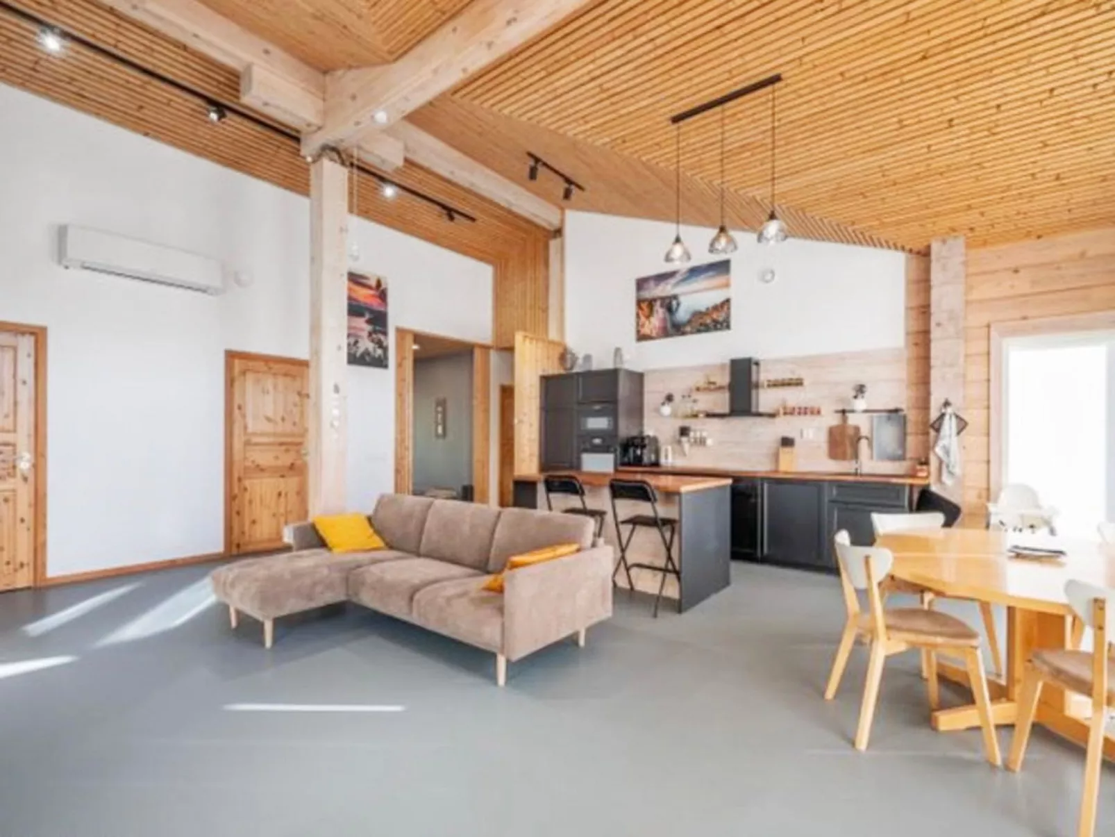 Teijon vierastalo-Inside