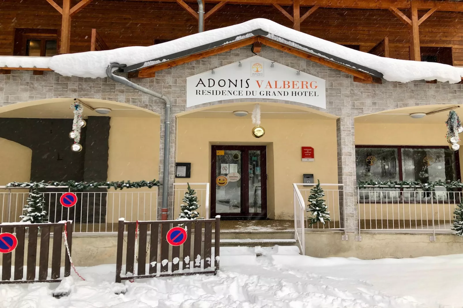 Adonis Valberg Studio-Hall & reception