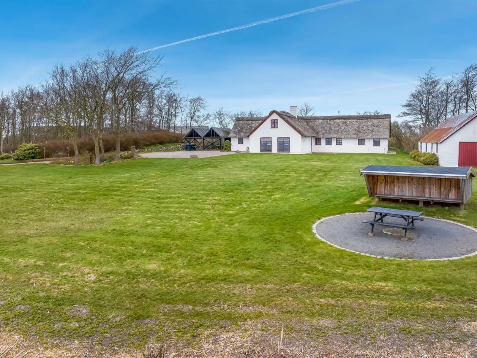 "Åsta" - 400m to the fjord-Outside