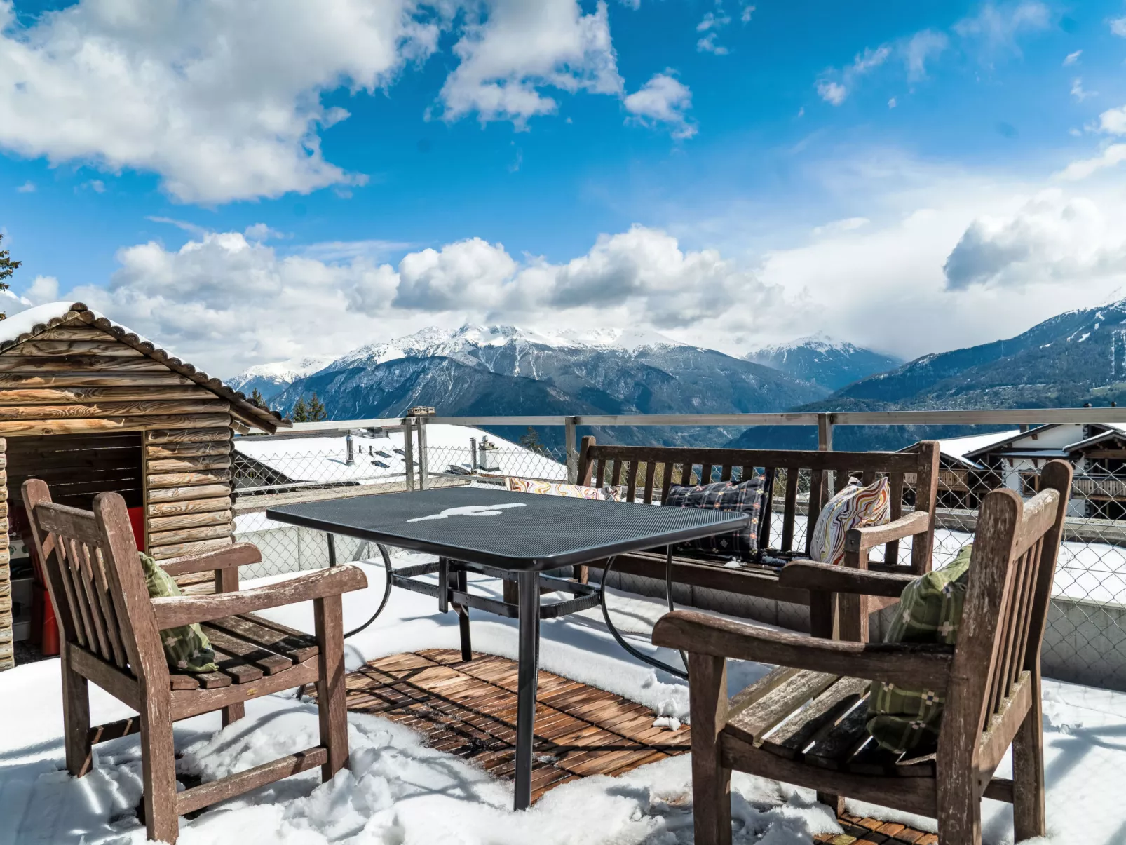 Jeanne D'Arc LOFT COMBI-Outside