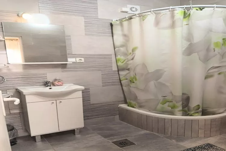 Apartments Jezerane - Studio Apartment-Badezimmer