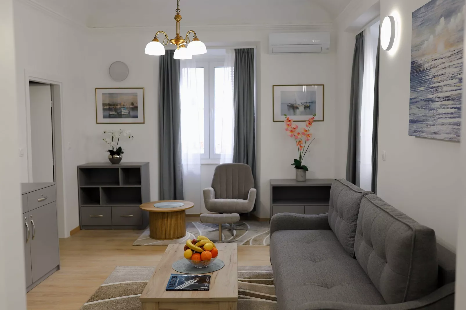 Anima Mea Old Town Apartments- Premium Apartment with Balcony-Living room