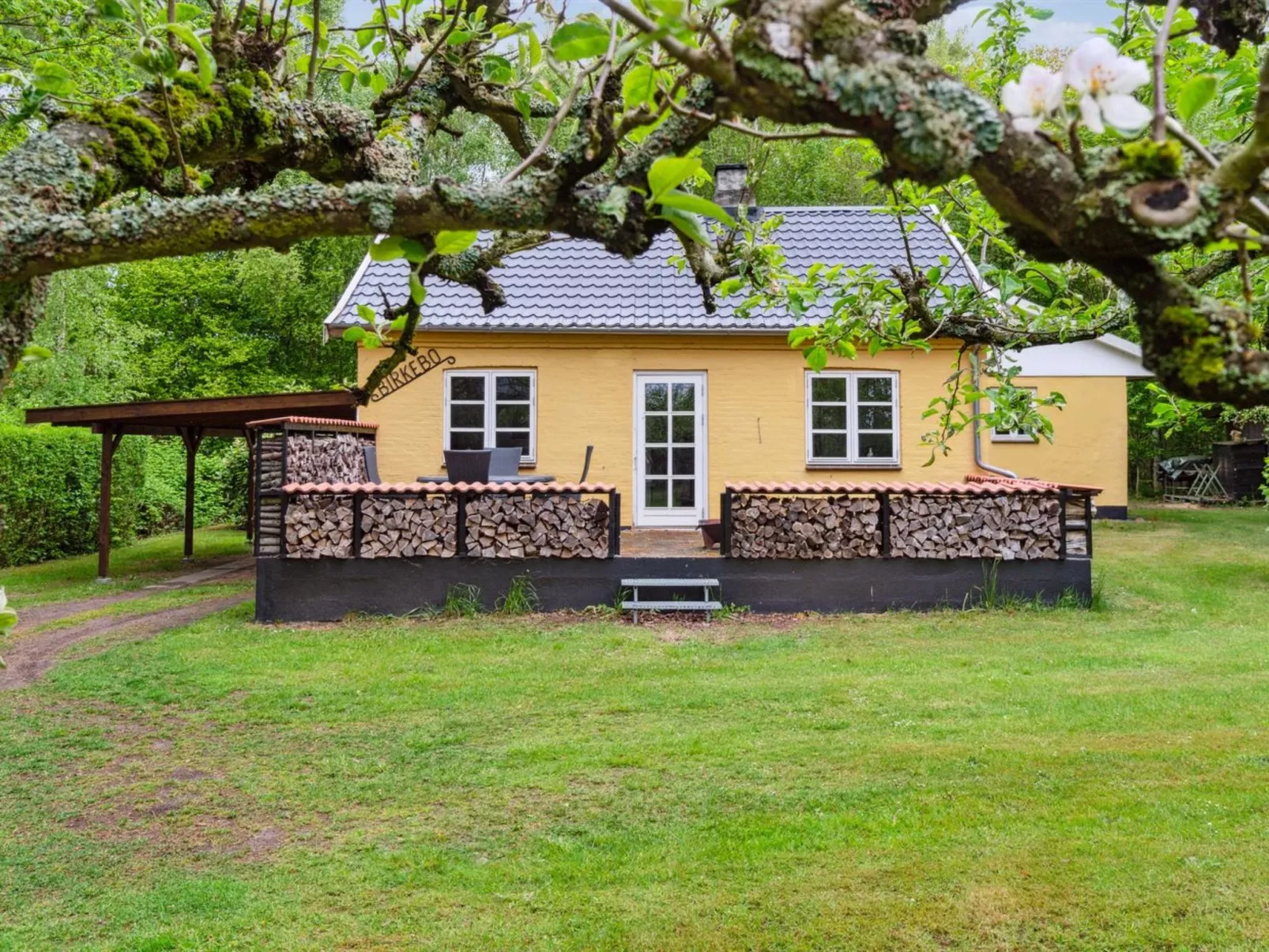 "Andri" - 1.5km from the sea-Outside