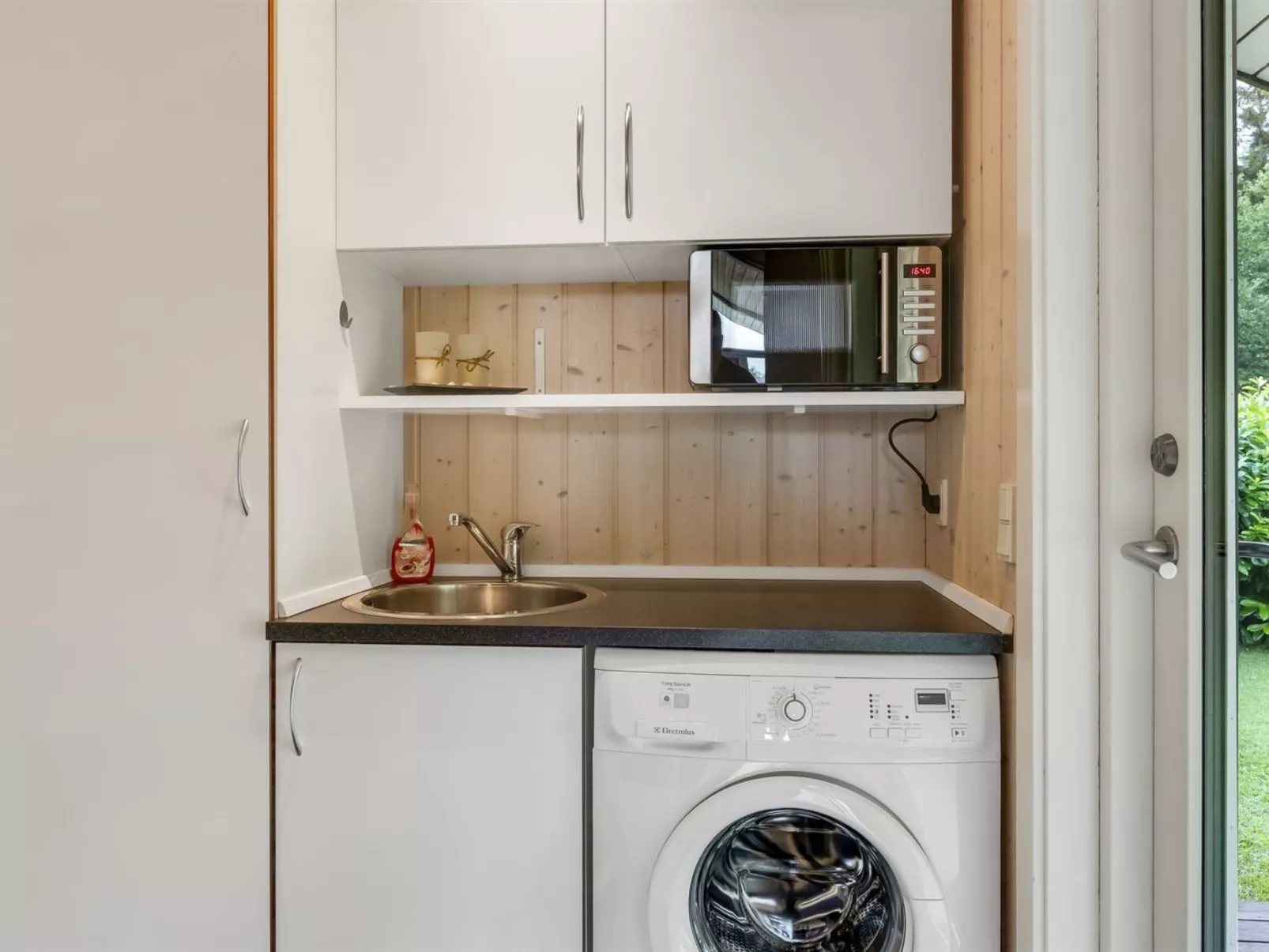 "Naimi" - 30km from the sea-Inside