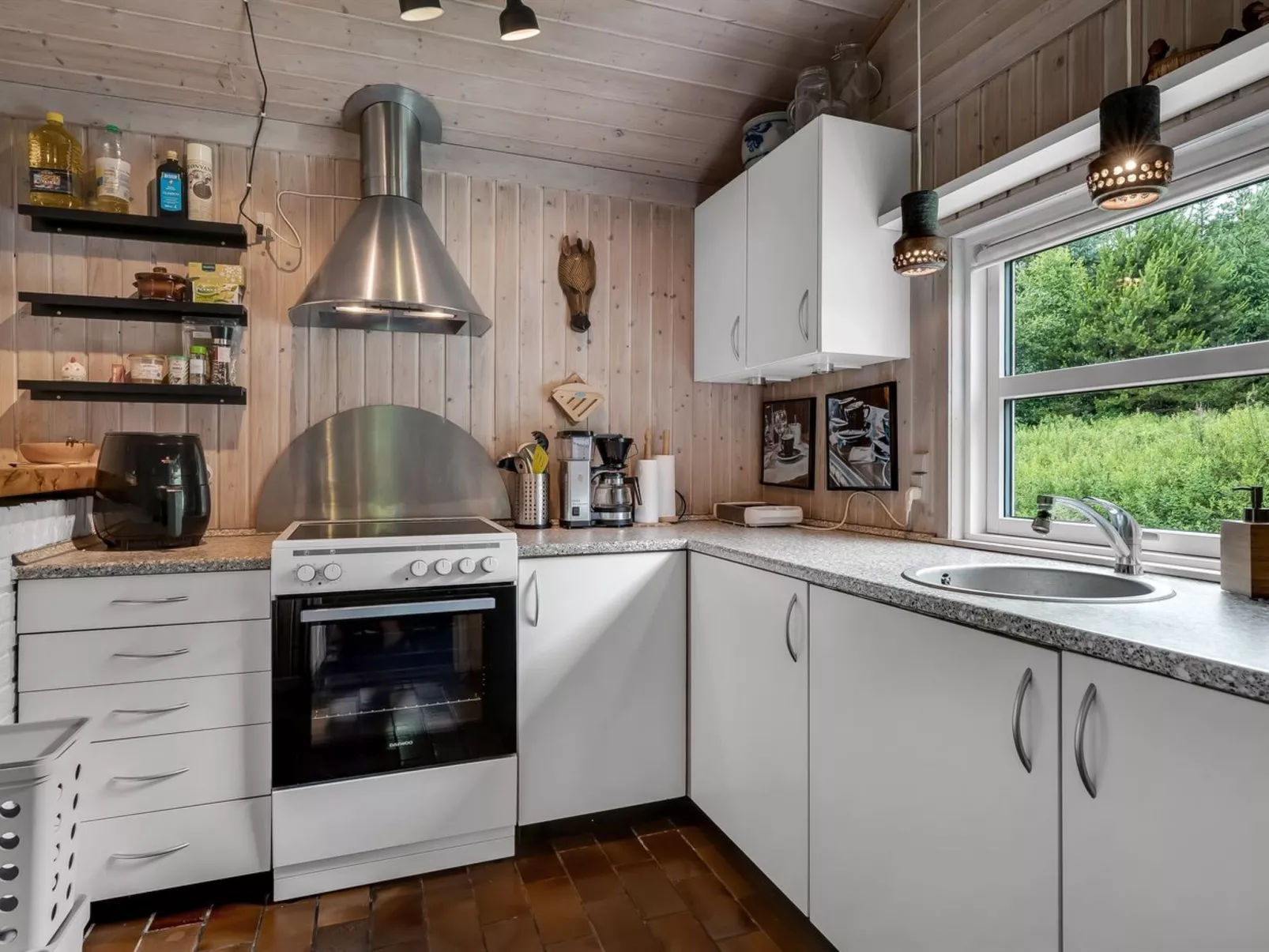 "Ginette" - 400m to the fjord-Dedans