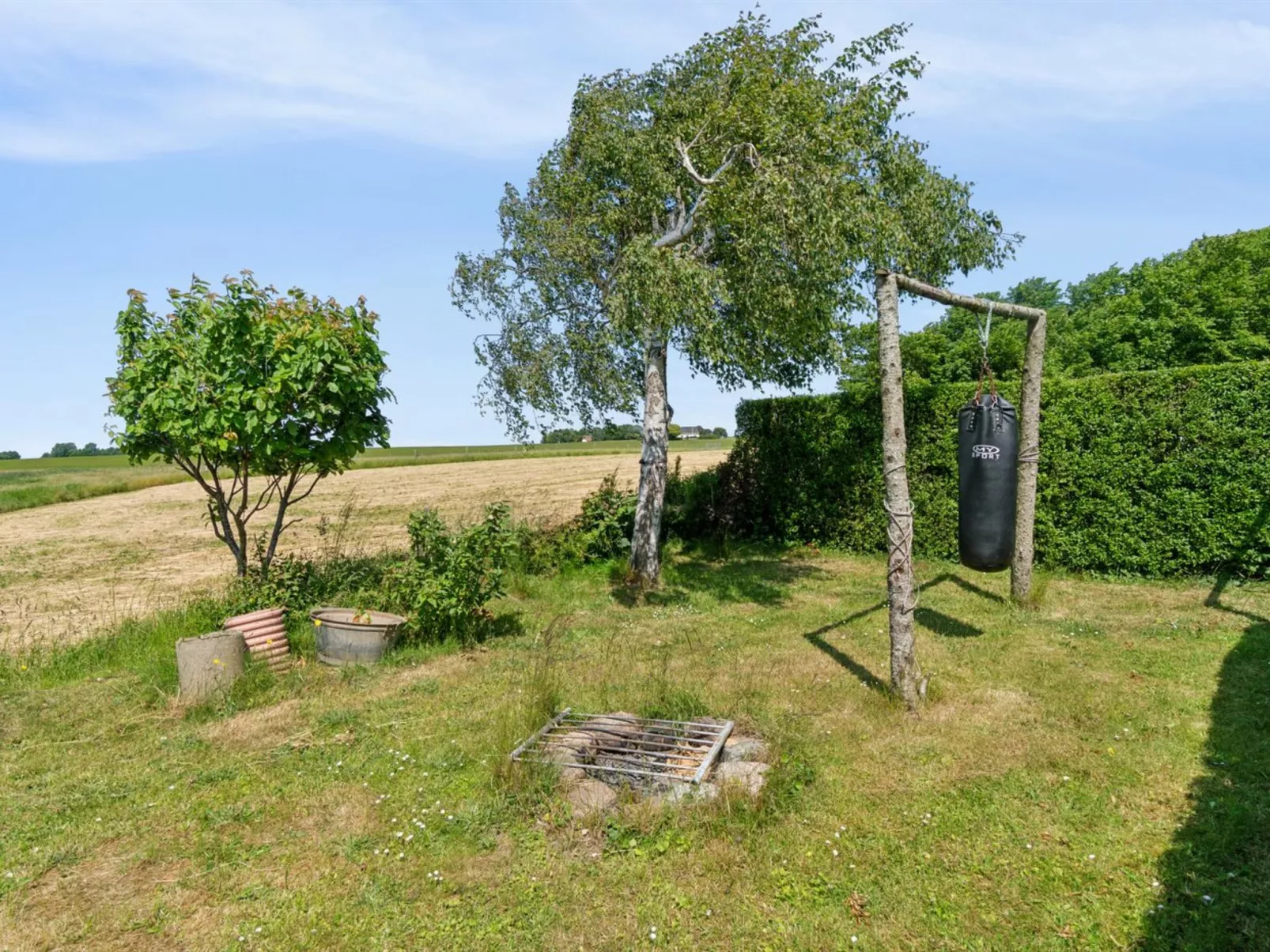 "Lacey" - 4km from the sea-Outside