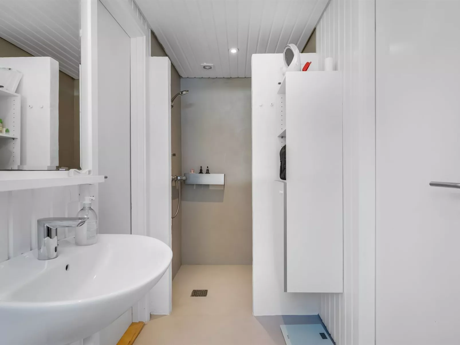 "Sinikka" - 900m from the sea-Drinnen