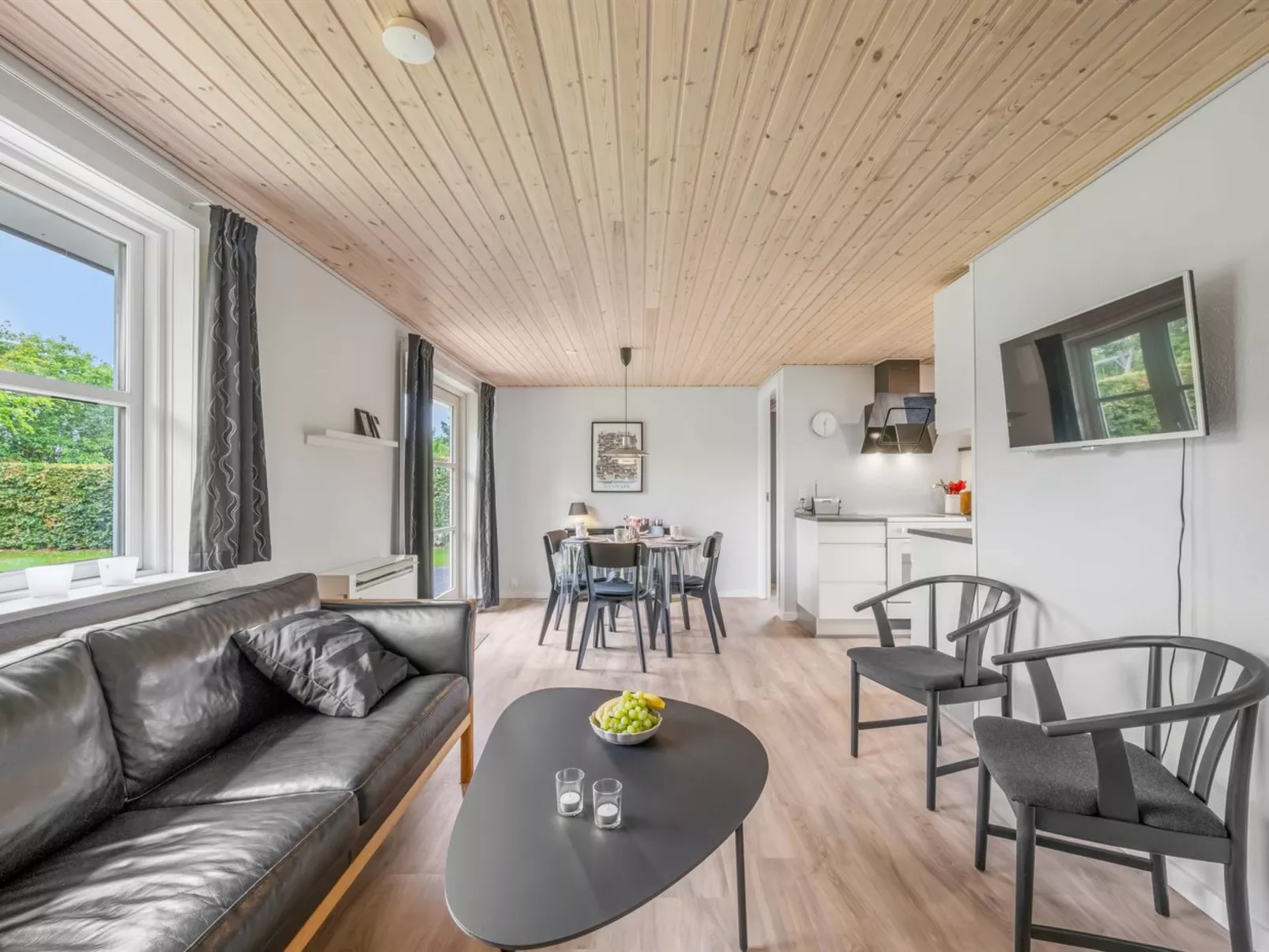 "Roland" - 200m to the fjord-Dedans