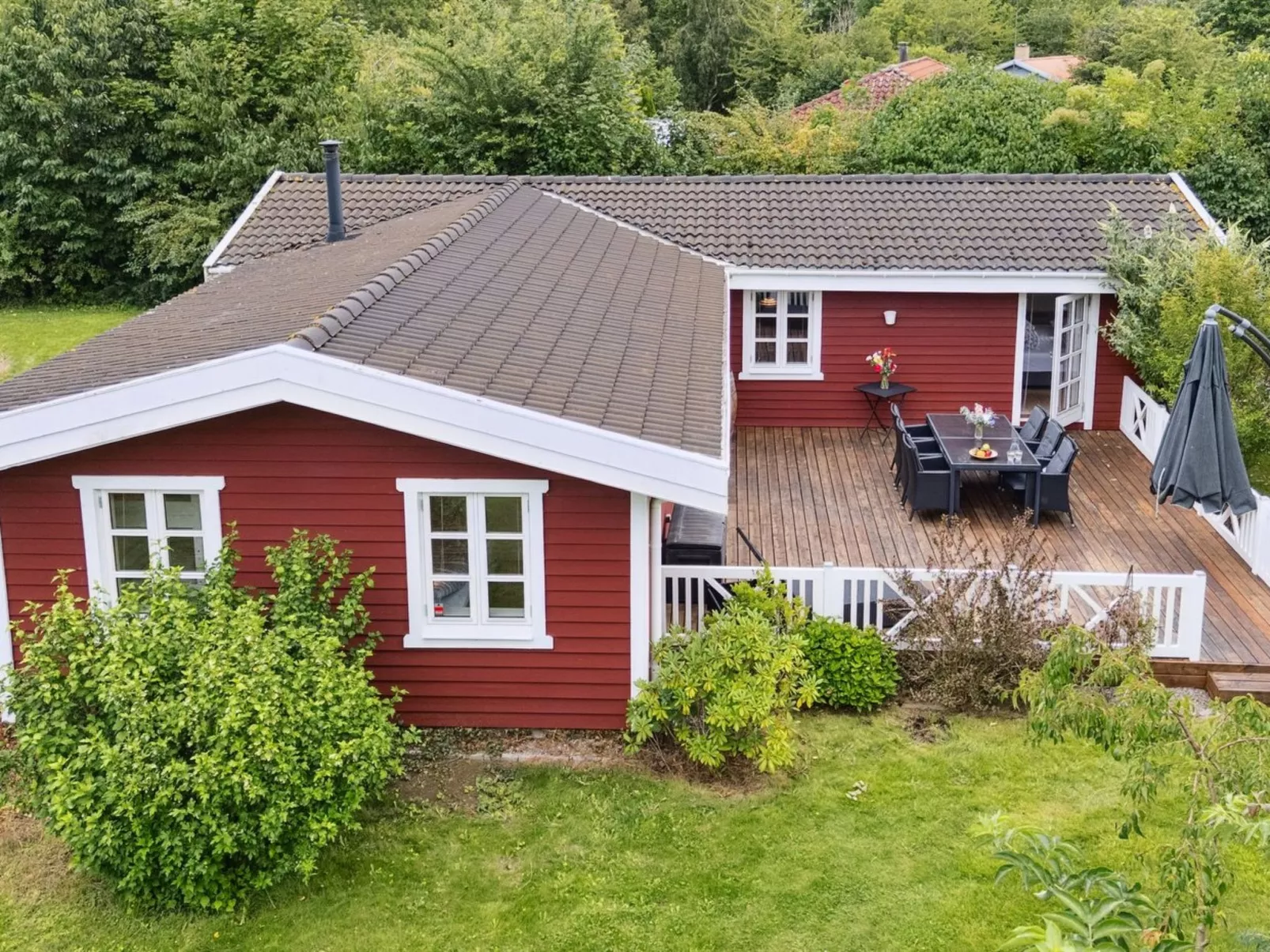 "Sixten" - 400m to the fjord-Outside