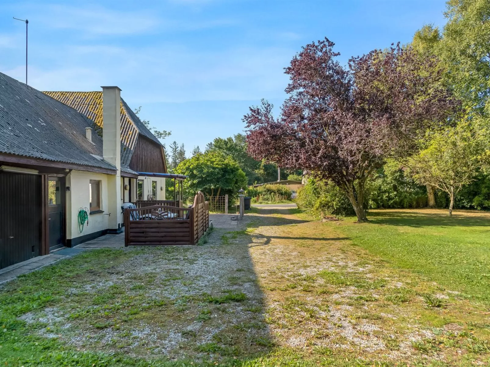 "Eiko" - 400m to the fjord-Outside