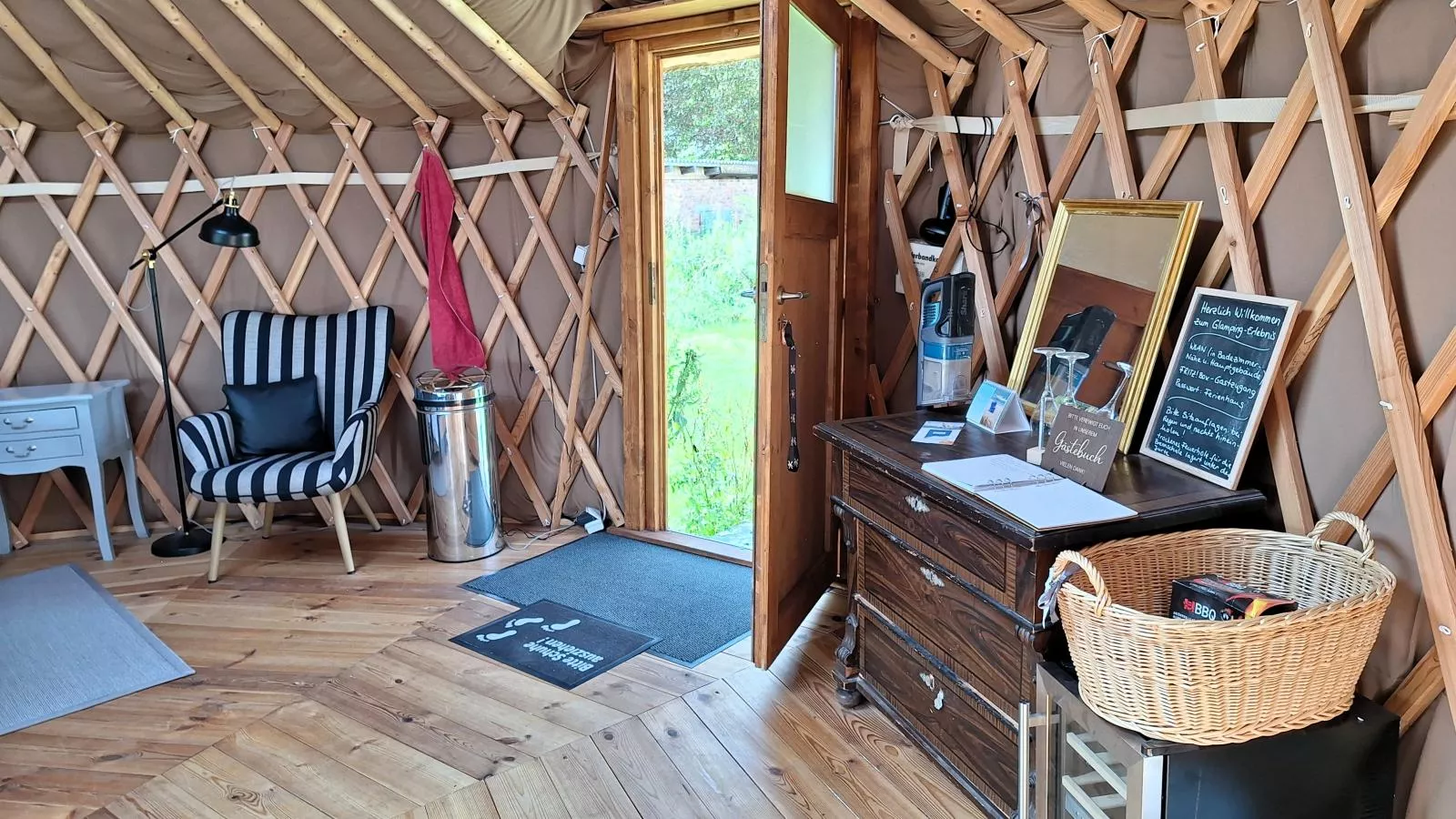 Glamour-Camping-Empfangshalle