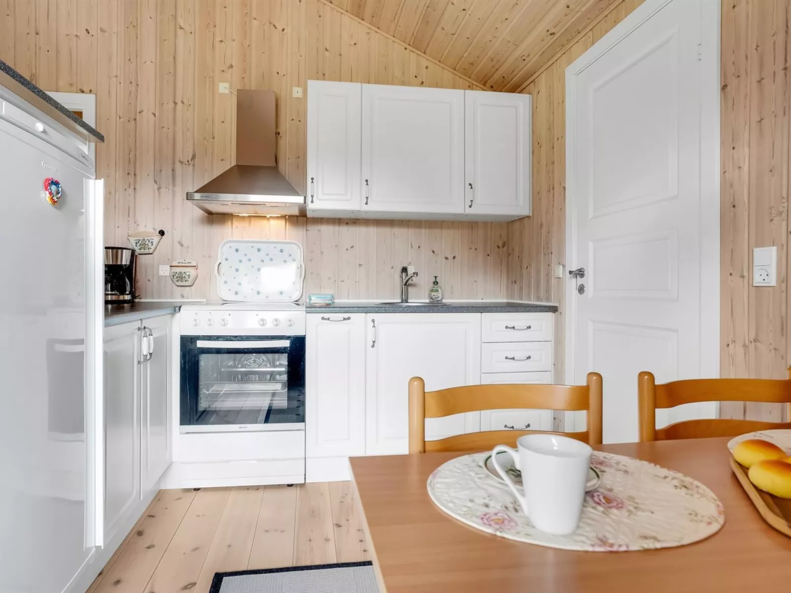 "Aleth" - 800m from the sea-Dedans