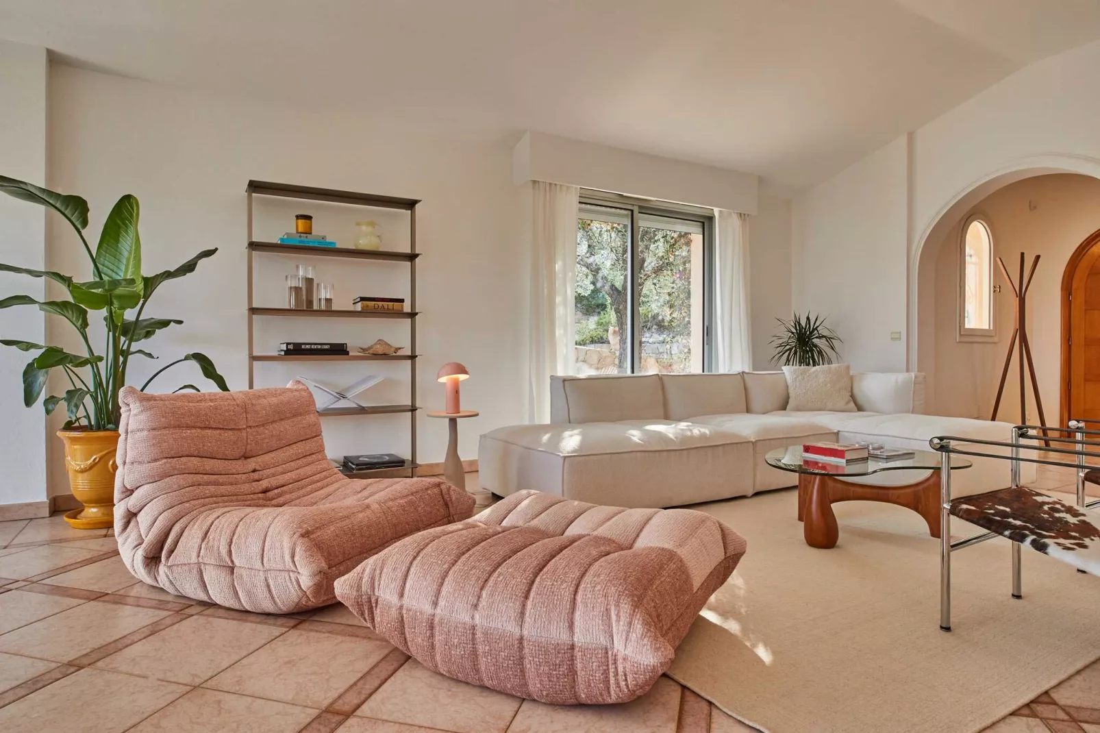 AP-652-PERTUADES-Untagged