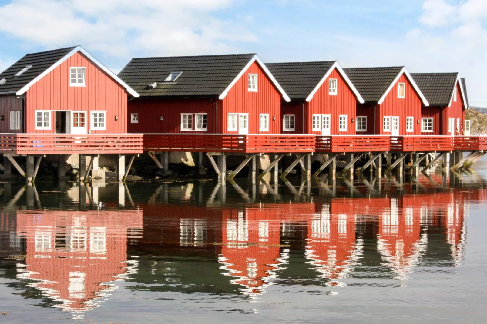 Retraite en bord de mer avec bateaux et pêche-Extérieur