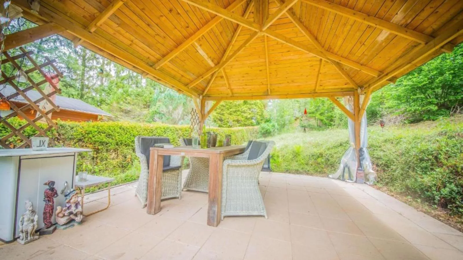 ChaLaise-Terrasse/Balkon