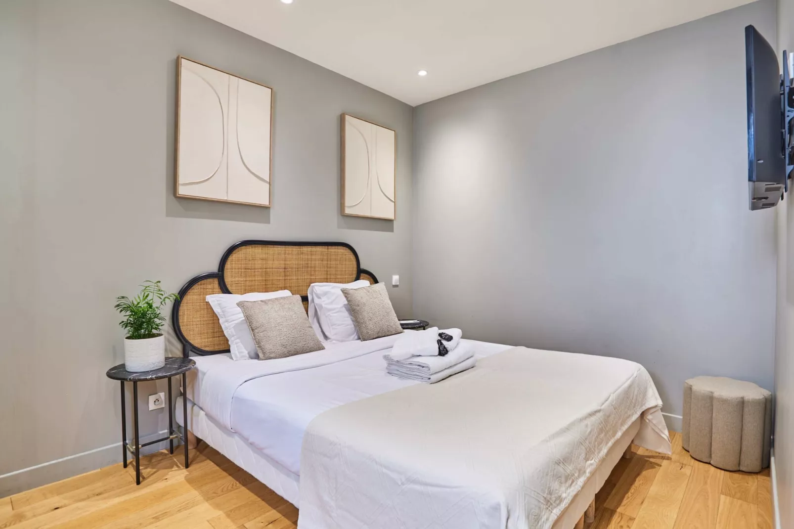 CAIRE 4 NEW-Untagged