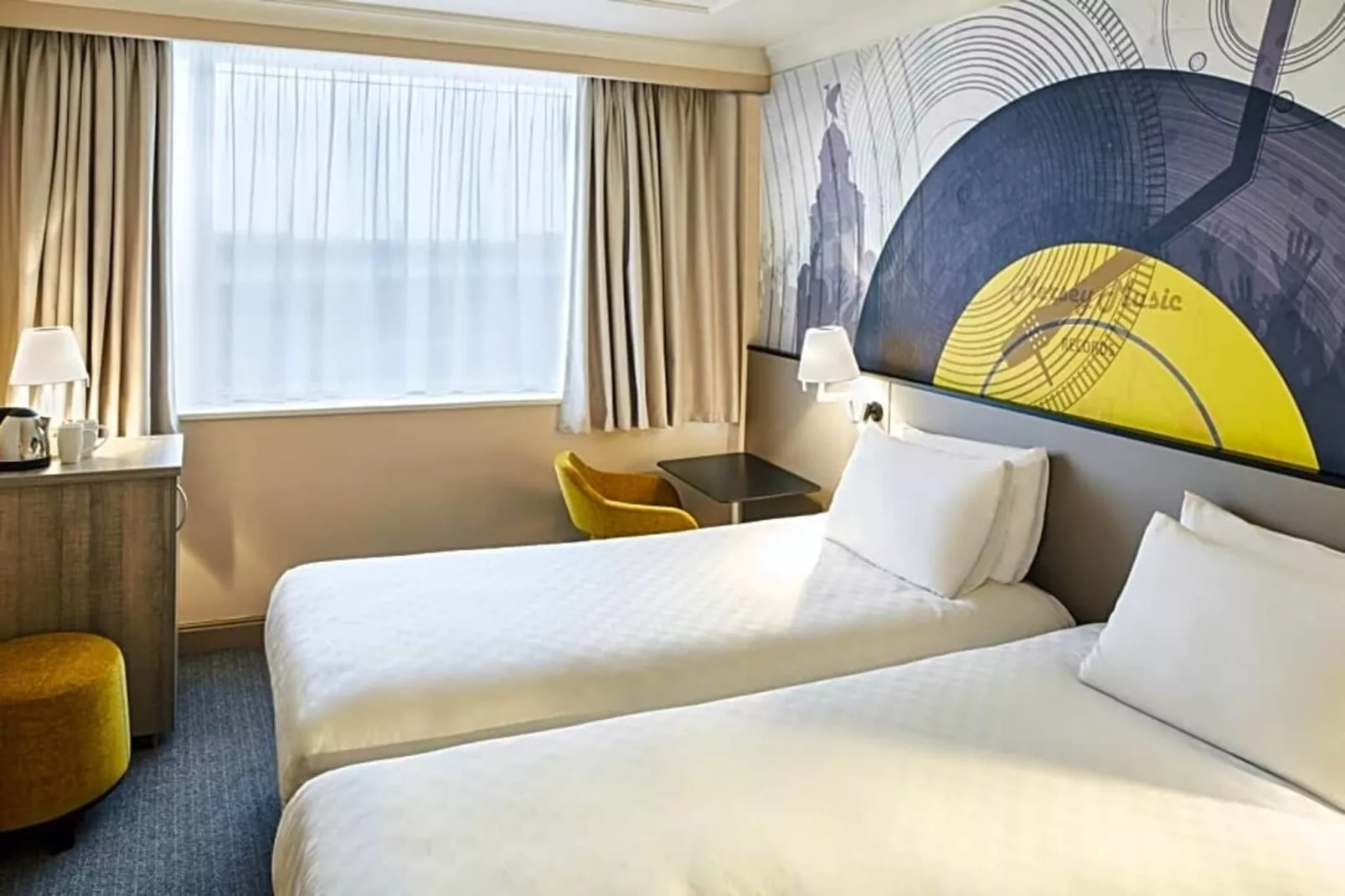 Junior Suite-Bedroom