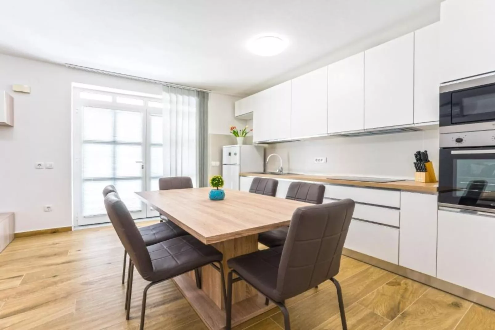 Two Bedroom Apartment With Private Pool-Salle à manger