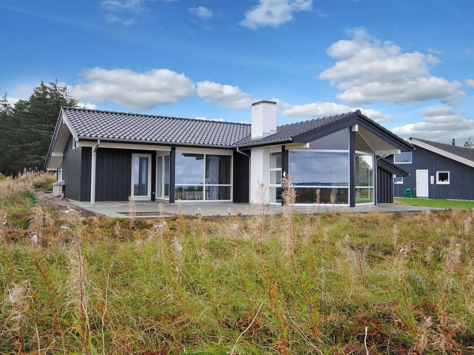 "Arisa" - 100m to the fjord-Outside