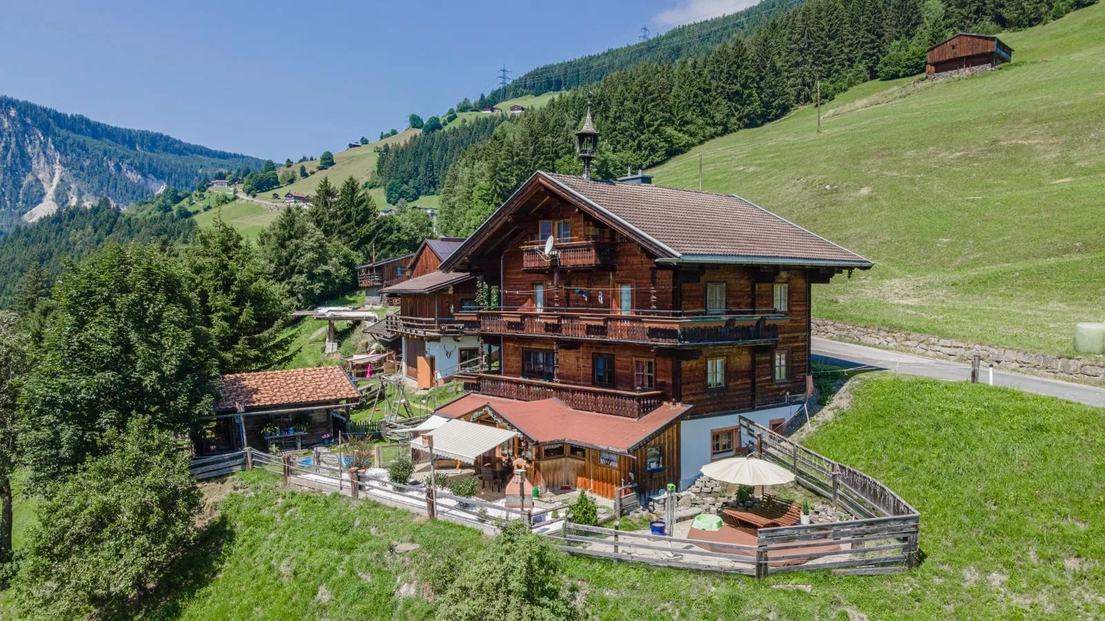 Poschen-Exterior summer