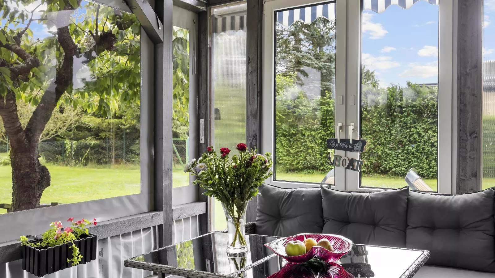 Nelson-Terrace balcony