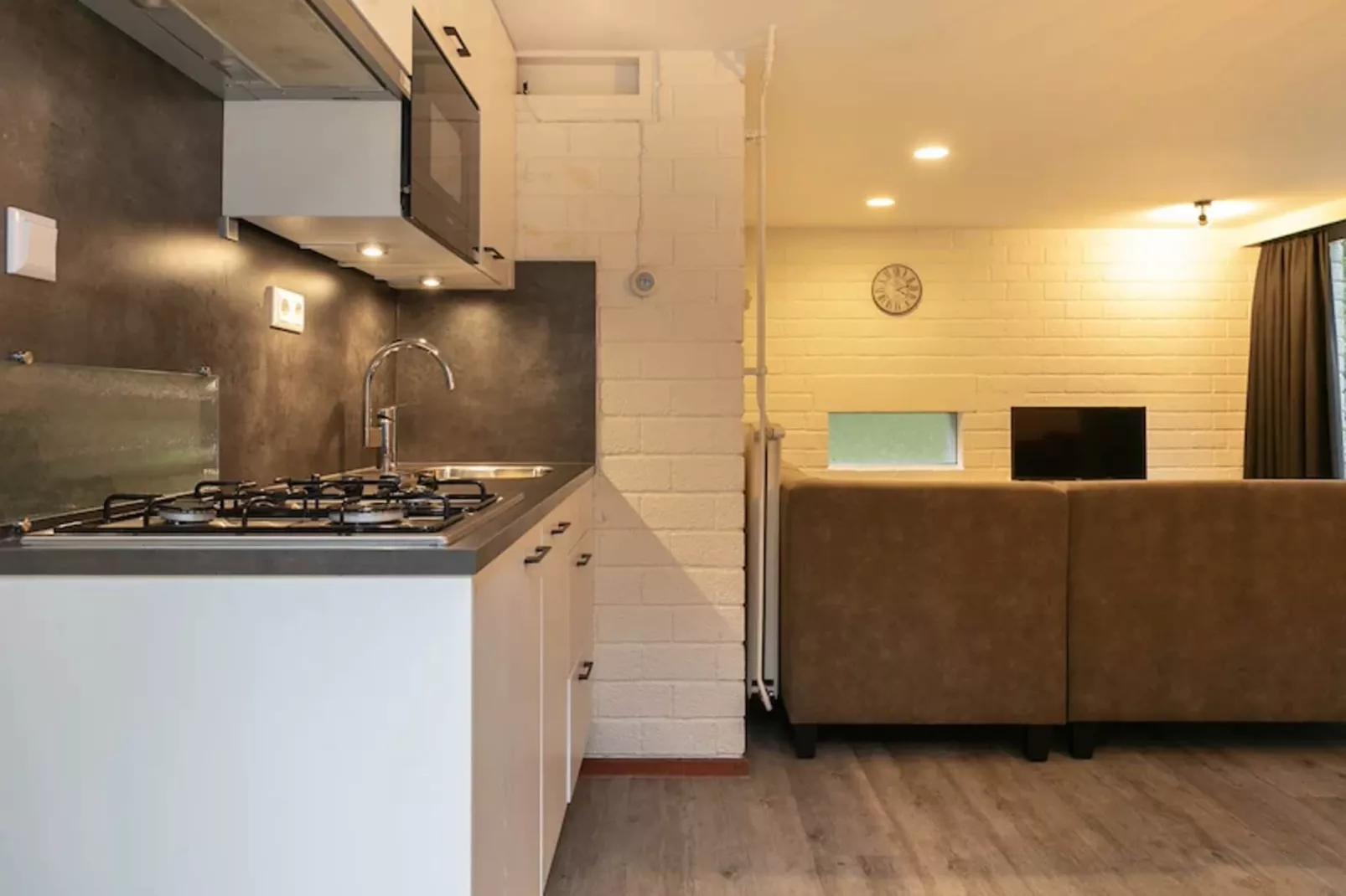 Vakantiepark de Berkenhorst 13-Kitchen