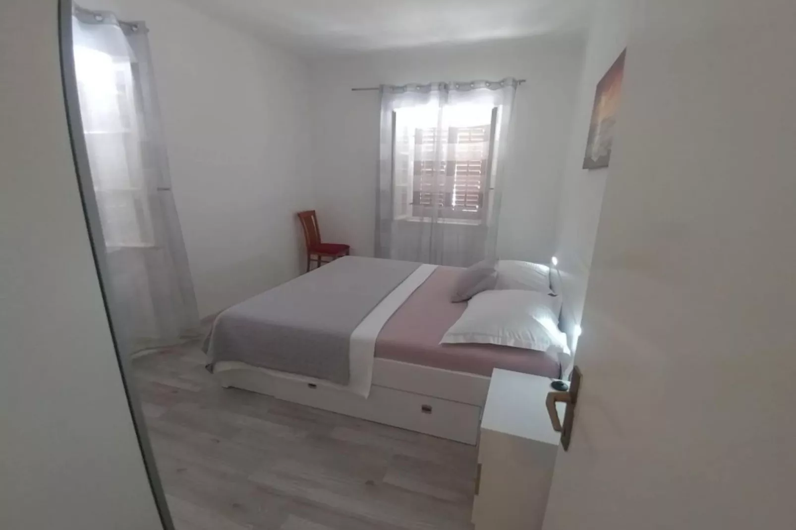 Four Bedroom Holiday Home With Terrace & Sea View-Chambre