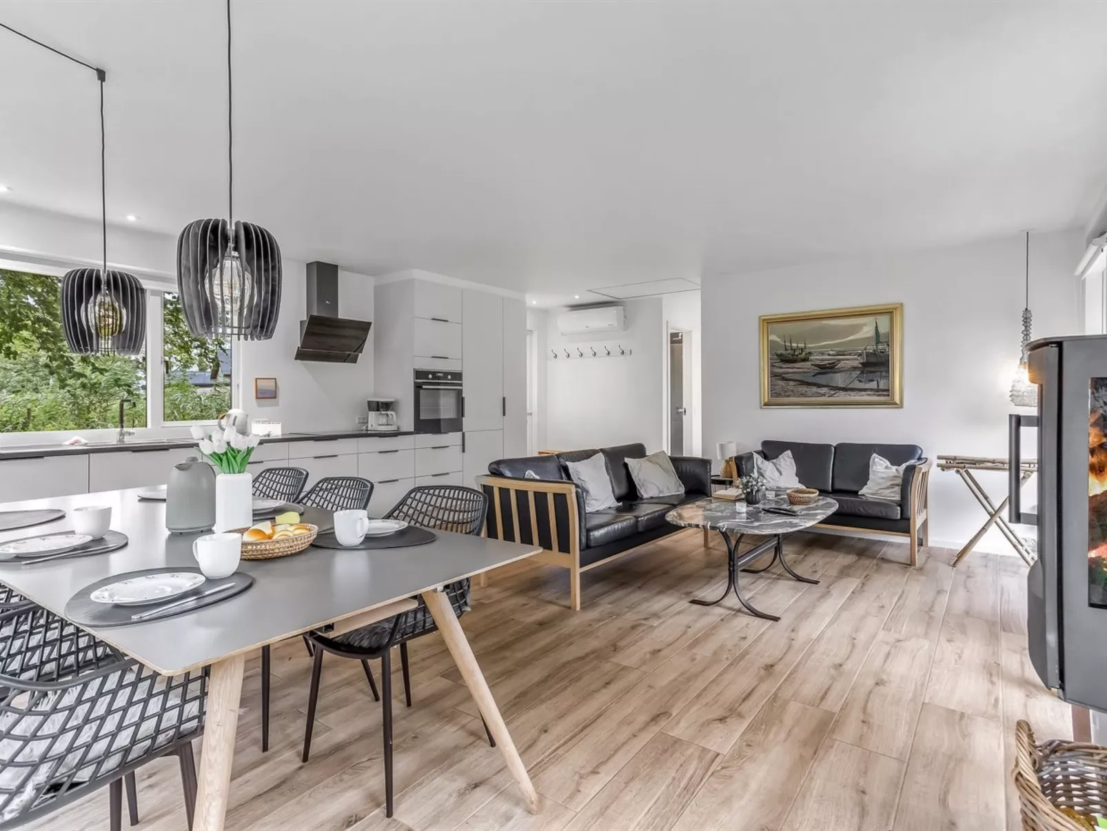 "Litle" - 30m from the sea-Drinnen