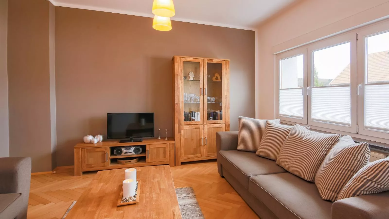 Am Anger-Living room