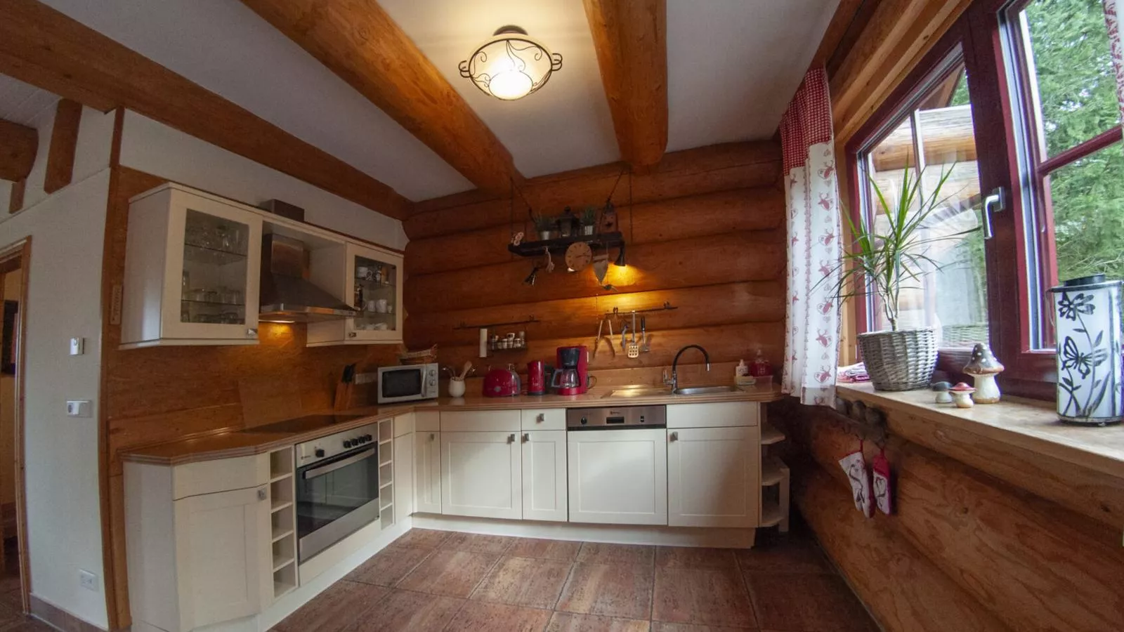 Naturstammhaus-Küche