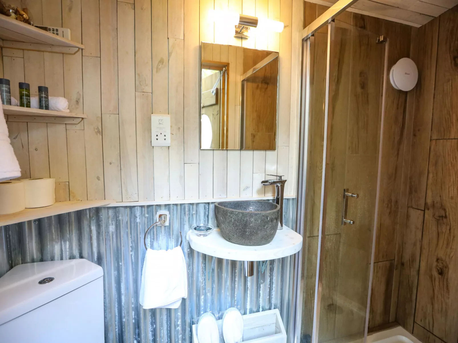 Knole Luxury Dome-Drinnen