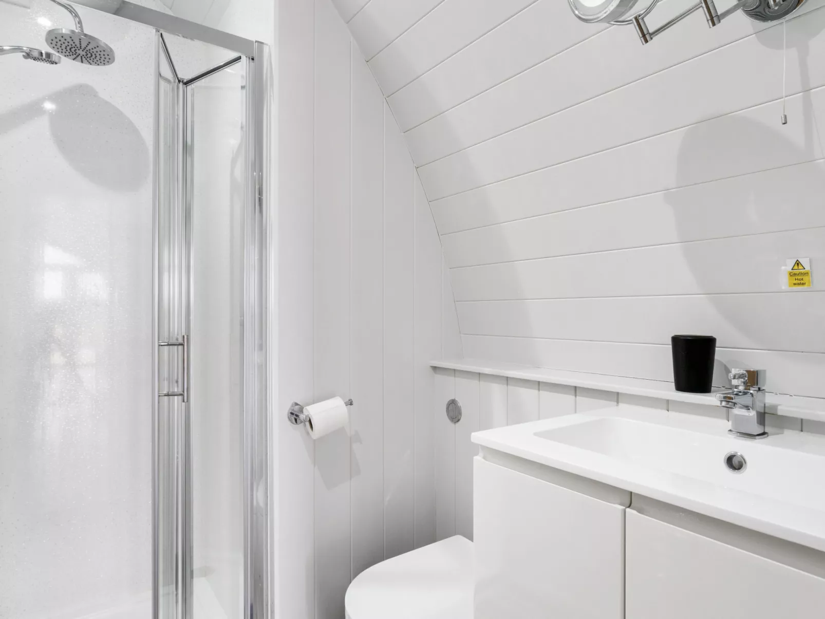 The Chicken Coop-Dedans